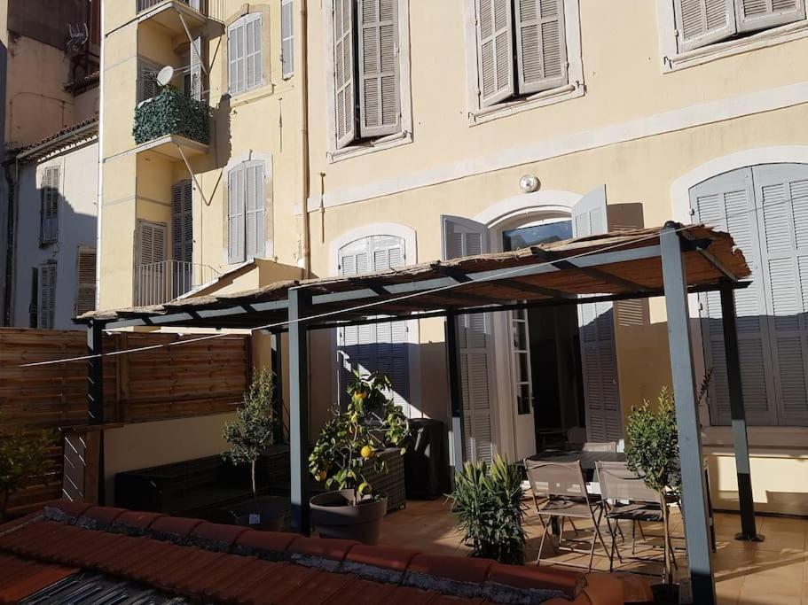 Superbe 2 Pieces Avec Grande Terrasse, Classe *** Марсилия Екстериор снимка