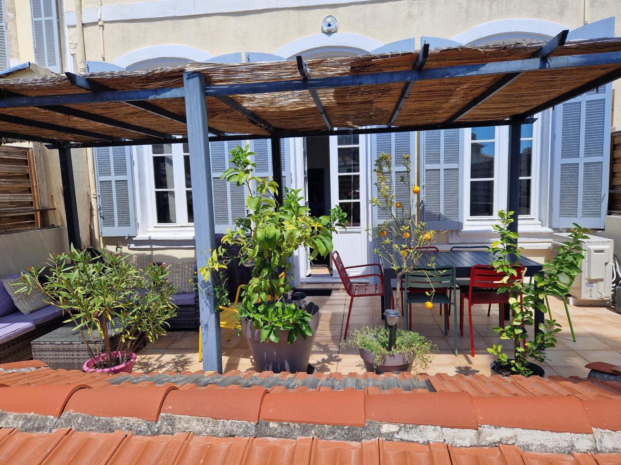 Superbe 2 Pieces Avec Grande Terrasse, Classe *** Марсилия Екстериор снимка